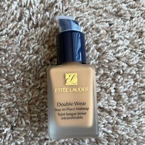 Estée Lauder Double Wear Foundation